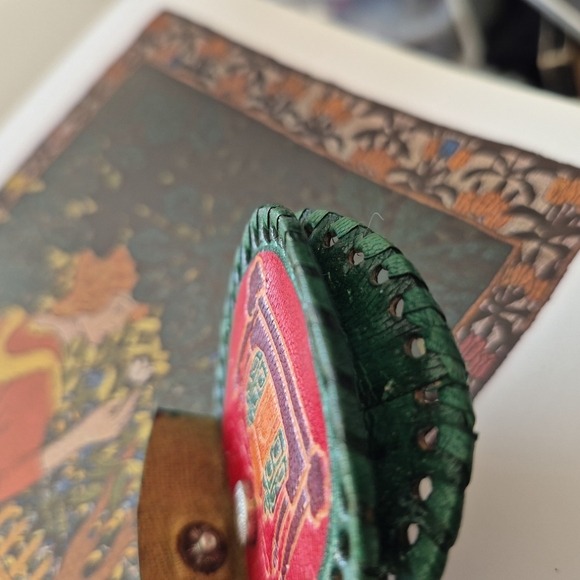 Taj MAHAL MADE IN INDIA COINPURSE/ KEYCHAIN IN RED AND GREEN LEATHER - Picture 9 of 9